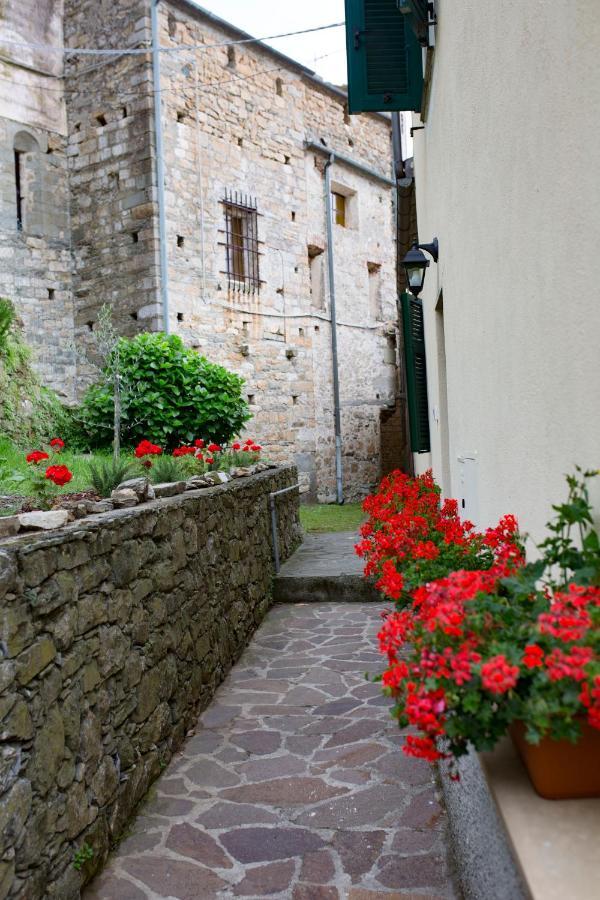 Tra Le Mura